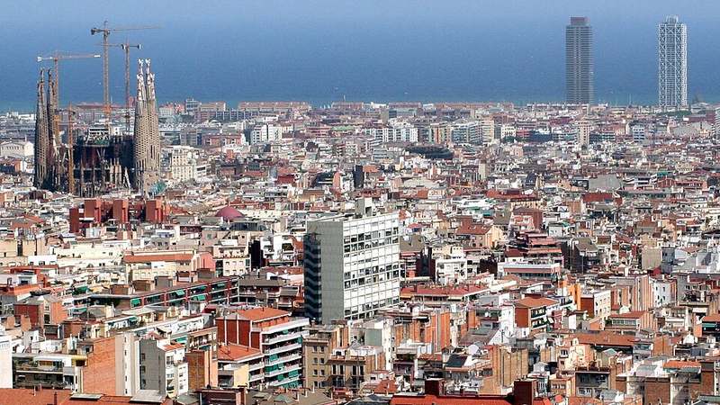 Barcelona skyline with Sagrada Família, Torre Mapfre and Hotel Arts.