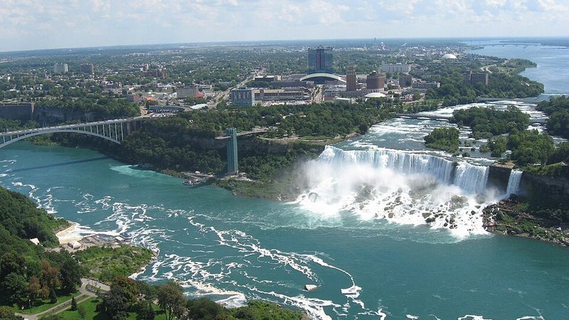 American Falls and the city of Niagara Falls, New York, viewed across the river.