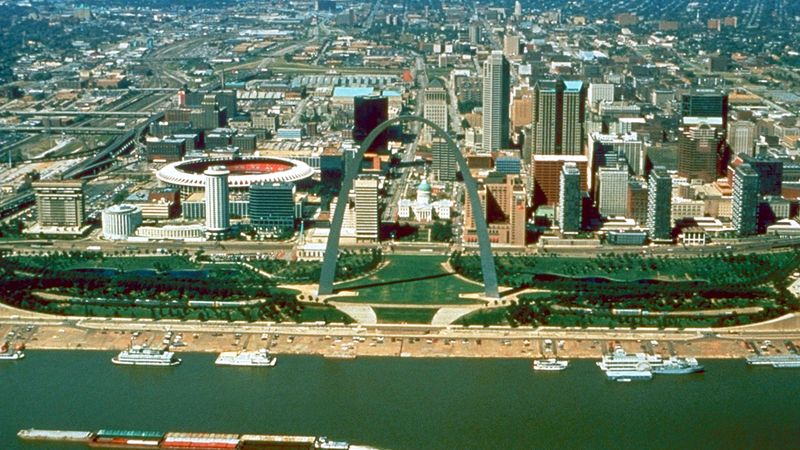 Gateway Arch, Mississippi riverfront and St. Louis skyline seen from the air.
